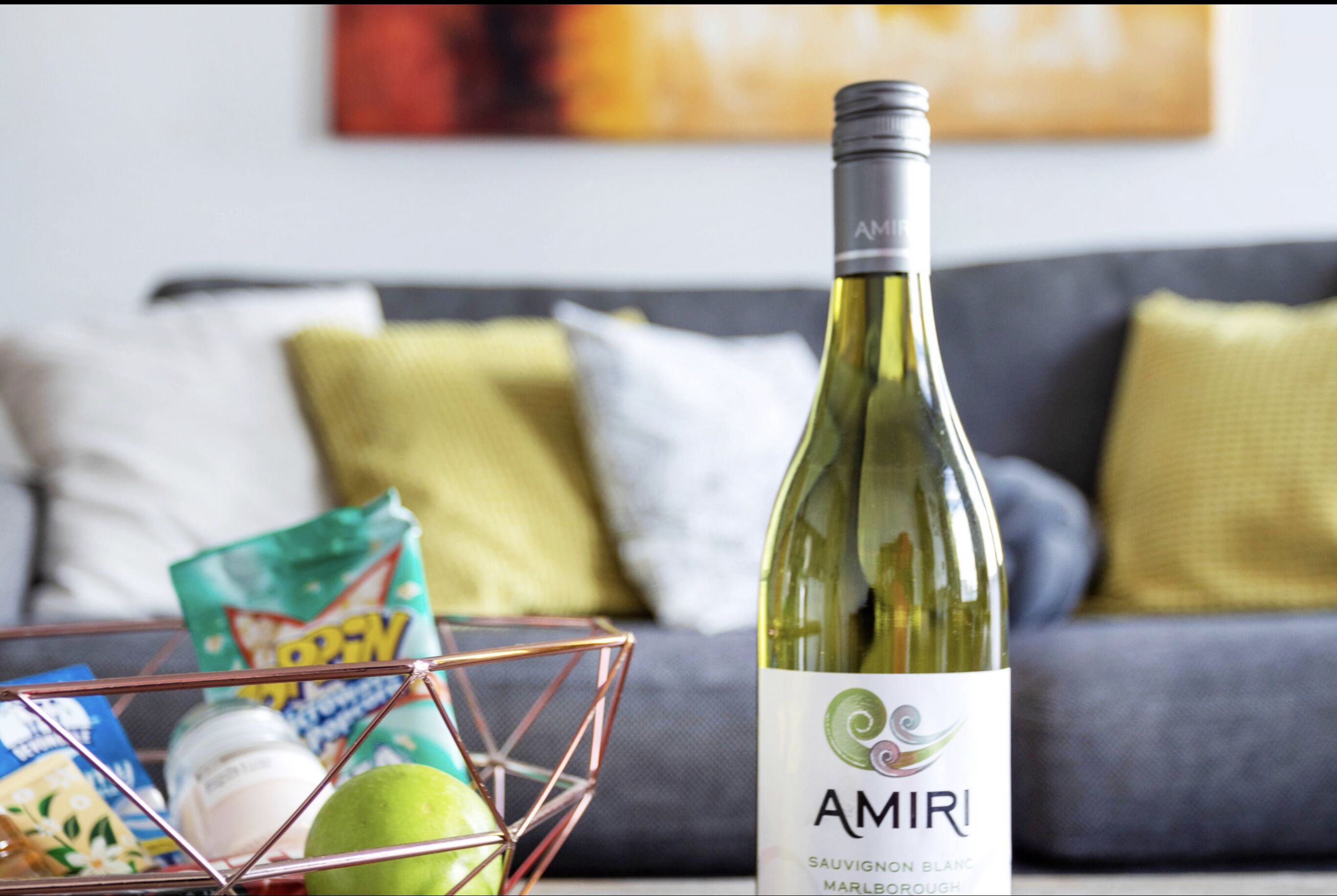 Pasadena Top Floor 1BR w balcony + free WiFi + parking — image 4