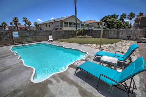 Room for the family with a pool!