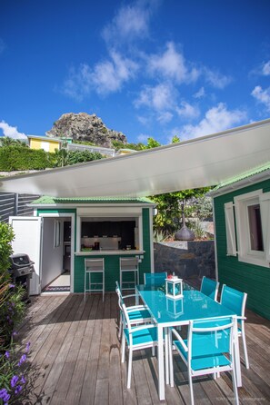 Outdoor dining - Located on the famous island of St. Barts, Villa Eugenie is a charming house.  (Saint Barthélemy)