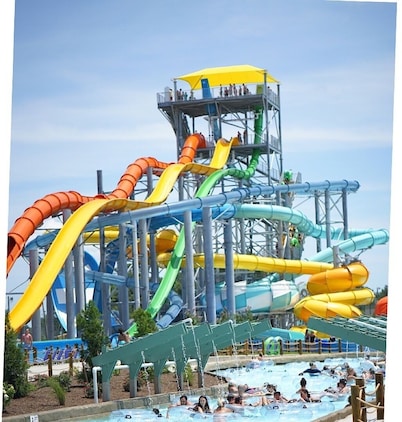 Oceanside! Bright Beachy 3 BDRM Hot Tub Dog Friendly Walk to Beach WIFI