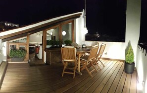 Outdoor dining - Rural house La Rabá. Terrace with incredible views (Sanlucar De Guadiana)