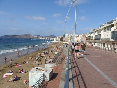 Cozy and bright apartment located a few meters from Las Canteras beach