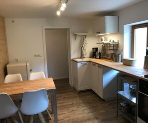 Køleskab, ovn, kogeplade, opvaskemaskine