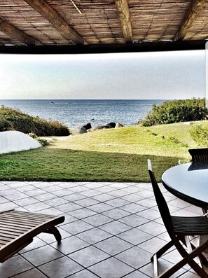 Outdoor dining - House dominant position on the sea with garden (Villasimius)