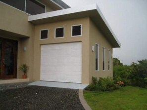 Exterior detail - Casa De Fox  Great Home in the Rainforest w private pool & WiFi (Manuel Antonio Puntarenas)