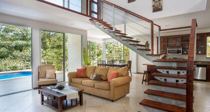 Casa De Fox - Great Home in the Rainforest w/private pool & Wi-Fi