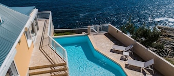 VILLA - POOL WITH DIVING VIEWS OVER THE OCEAN