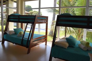 5 室のベッドルーム、アイロン / アイロン台、WiFi、ベッドシーツ