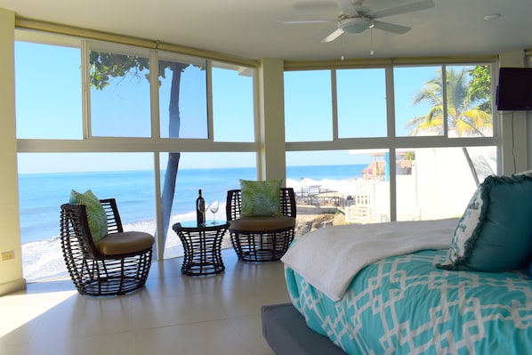 5 habitaciones, tabla de planchar con plancha, wifi y ropa de cama