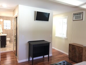 3 bedrooms, iron/ironing board, Internet, bed sheets