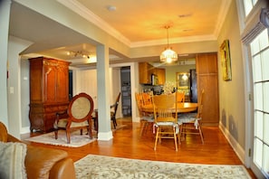 Interior - The Heart of Manitou Springs. Award-winning. Luxurious. Historic. 1st Floor unit (Manitou Springs)