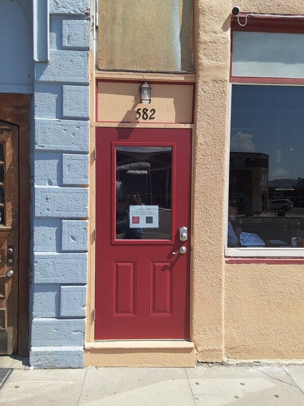 Exterior detail - New Sauna Stone Quarry Studio apartment (Del Norte)