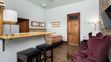 Smart-TV, DVD-Player, Bücher