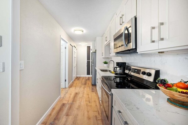 Fridge, microwave, oven, stovetop