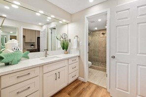 Shower, hair dryer, towels, soap - Maui Eldoroado J111 Garden Studio w AC Pool & Exclusive Beach Cabana (Lahaina)