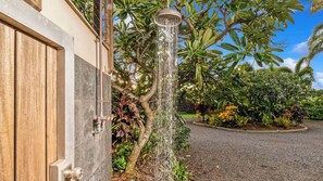 Property grounds - Hale Maluhia Estate at Poipu By Parrish Kauai- elite home w/ AC & heated pool! (Poipu)