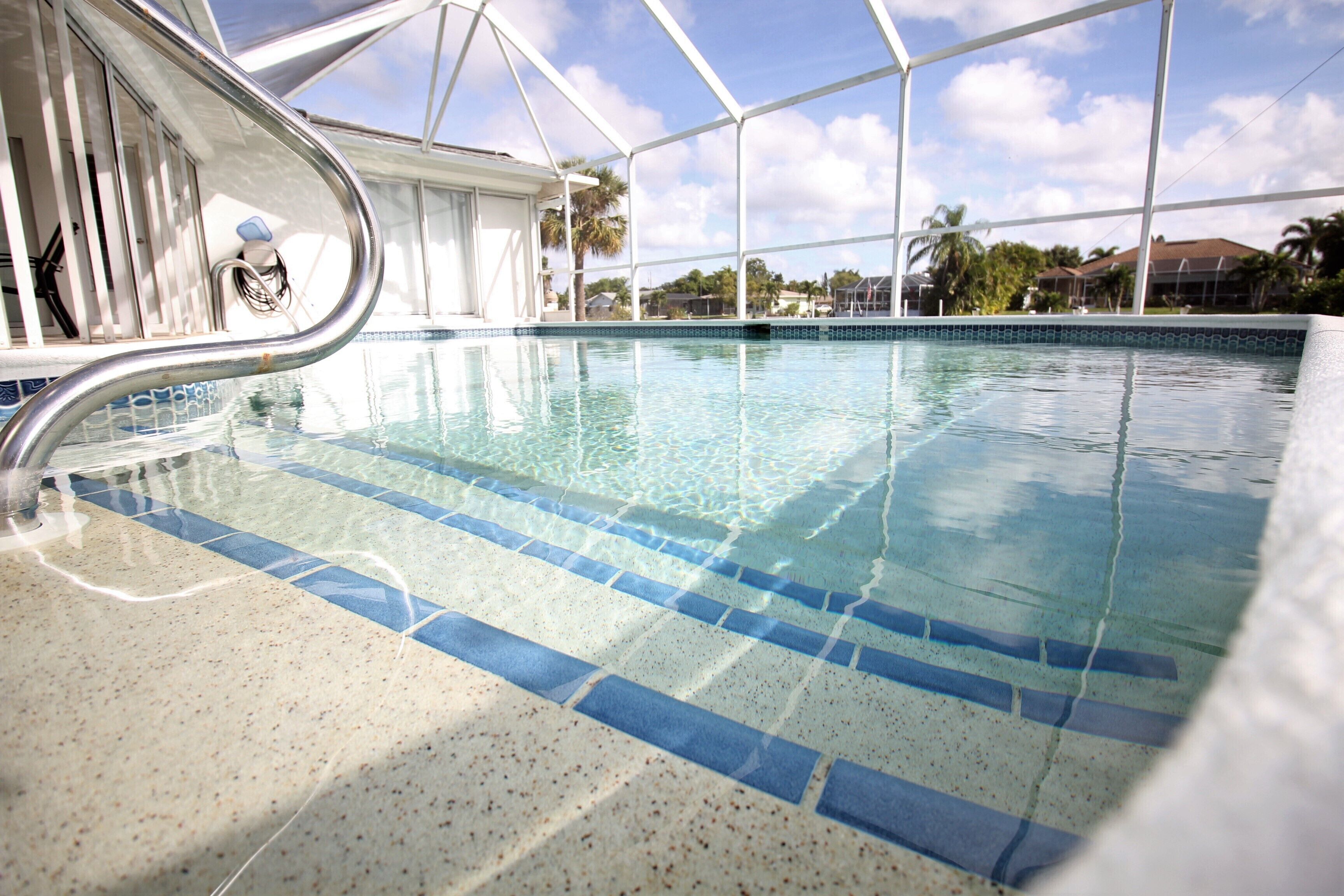 Villa "Seashell"  beautiful luxury Villa  Heated pool incl. boat bookable