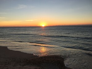 Una spiaggia nelle vicinanze