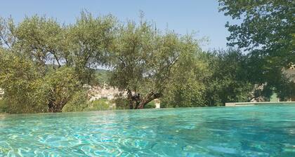 La Bastide des Oliviers Villa de charme/calme/piscine chauffĂ©e idĂ©ale famille đ