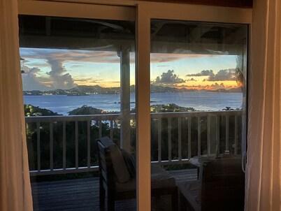 SPECTACULAR OCEAN VIEW VILLA BLISS AT UPPER DECK