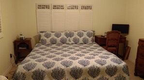 3 camere, una scrivania, ferro/asse da stiro, culla da viaggio