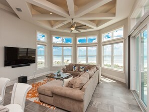 Smart TV, fireplace, table football, stereo