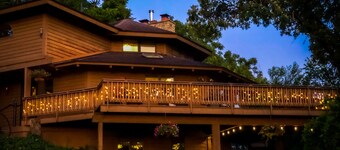 Beautiful compound, 10 mile views, on 300 acre ranch, next to Galena Territory