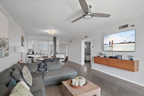 TV, DVD player - PARADISE + Incredible Views! Platinum Plus Escape – Islander 514 (Destin)