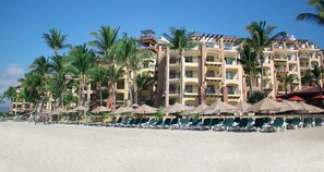 Am Strand, Liegestühle, Strandtücher