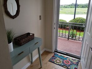 Interior - Beautiful Ponce Inlet 2bd Condo. 100 Yards to the Beach! Beach supplies/bikes. (Ponce Inlet)