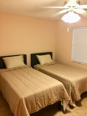 2 bedrooms, iron/ironing board, Internet