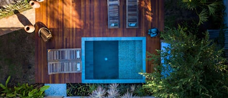 Außenpool, Liegestühle