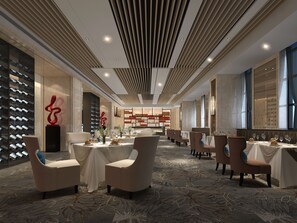 Lunch and dinner served - Yun Song Hotel (Xinxiang)