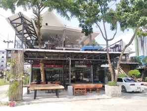 บริเวณภายนอก