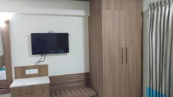 Soundproofing, free WiFi