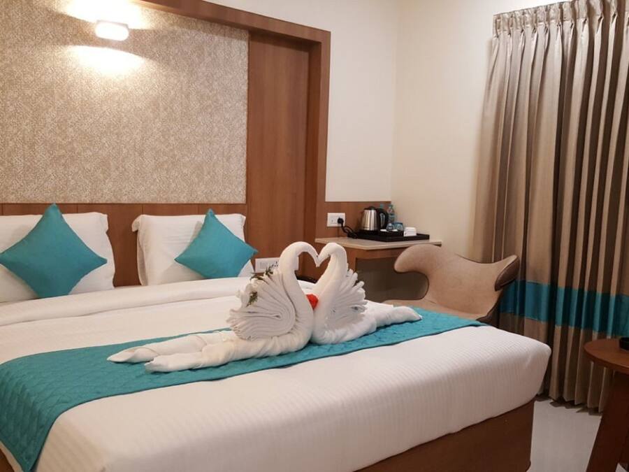 Deluxe Room, 2 Twin Beds, Non Smoking | Soundproofing, free WiFi