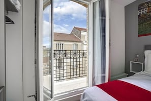 Deluxe-Suite, 1 King-Bett, Nichtraucher | Individuell dekoriert, individuell eingerichtet, Schreibtisch