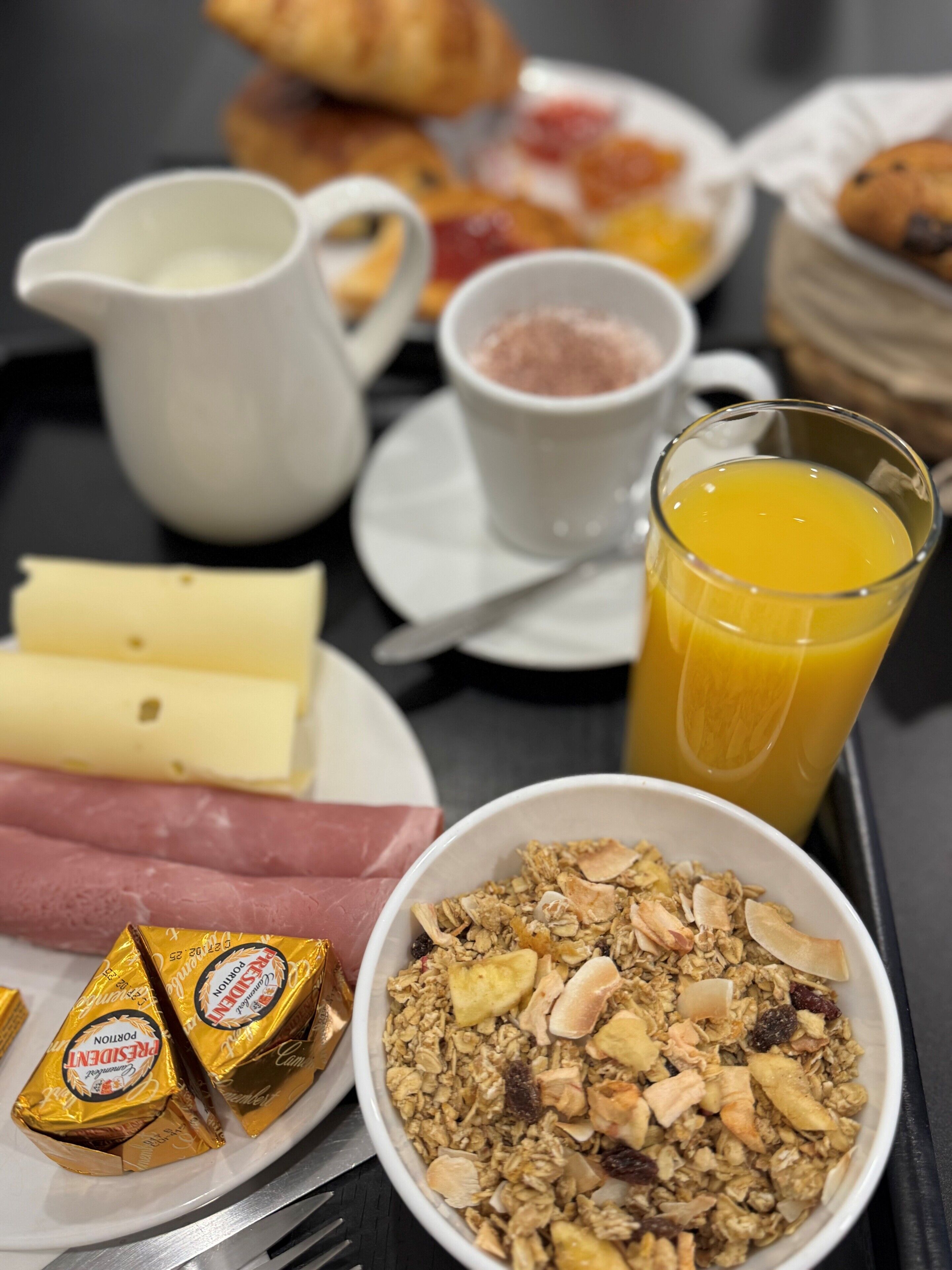 daily buffet breakfast (eur 11.90 per person)