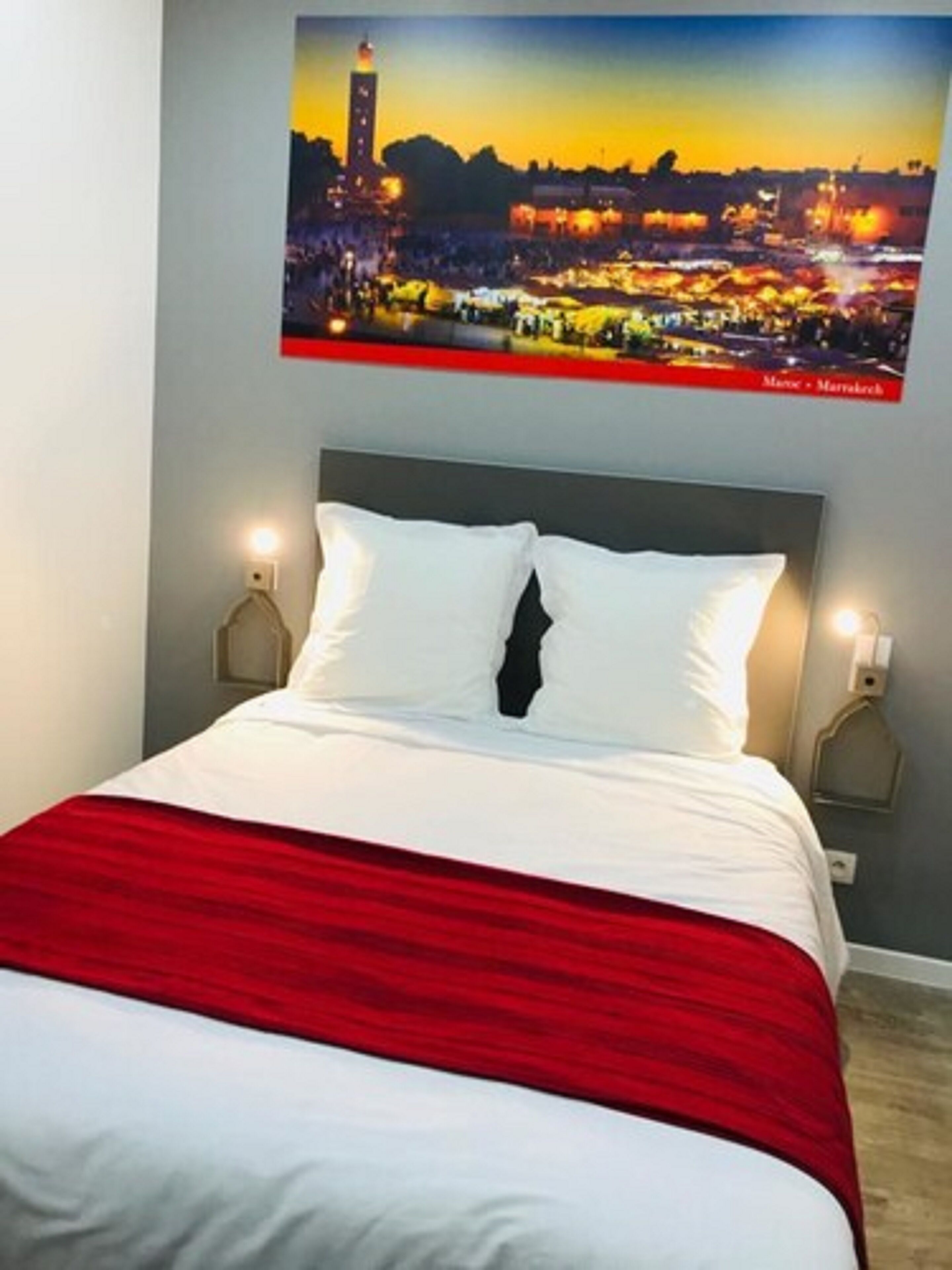 standard double room, 1 queen bed, mobility accessible, non smoking | bathroom shower