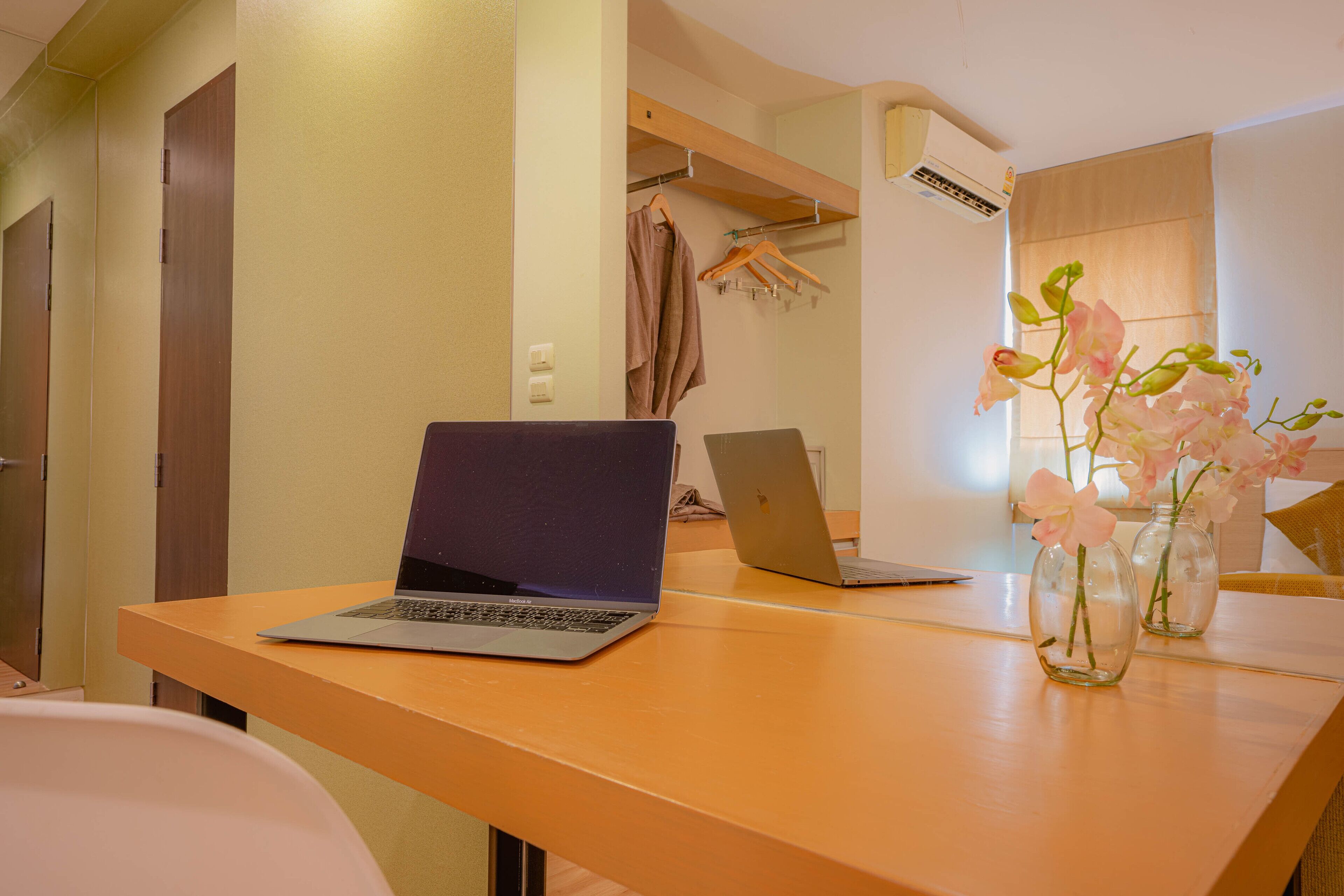 suite, 1 king bed | 1 bedroom, in-room safe, desk, blackout curtains