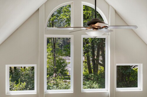 Galena's Getaway:  Spacious & bright riverfront home in Cascades w/ hot tub on gorgeous 3 acres