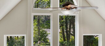 Galena's Getaway:  Spacious & bright riverfront home in Cascades w/ hot tub on gorgeous 3 acres
