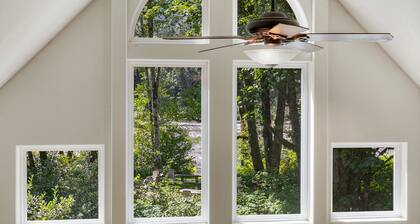 Galena's Getaway: Spacious & bright riverfront home in Cascades w/ hot tub on gorgeous 3 acres