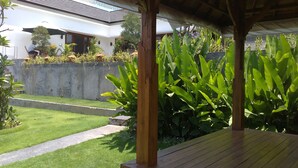 Unclassified image, 5 of 15, button - Villa Kubuku (Canggu)