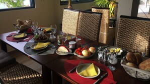 Daily continental breakfast for a fee - Guesthouse The View - Adults Only (Ribeira Brava)