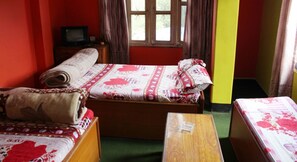 In-room safe, free WiFi - Duna Tapari Restaurant & Guest House (Byas)