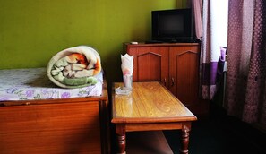 In-room safe, free WiFi - Duna Tapari Restaurant & Guest House (Byas)
