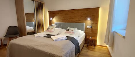 1 bedroom, internet, bed sheets