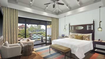 Room, Pool View | Pool | Outdoor pool, open 7:00 AM to 8:00 PM, pool umbrellas, pool loungers