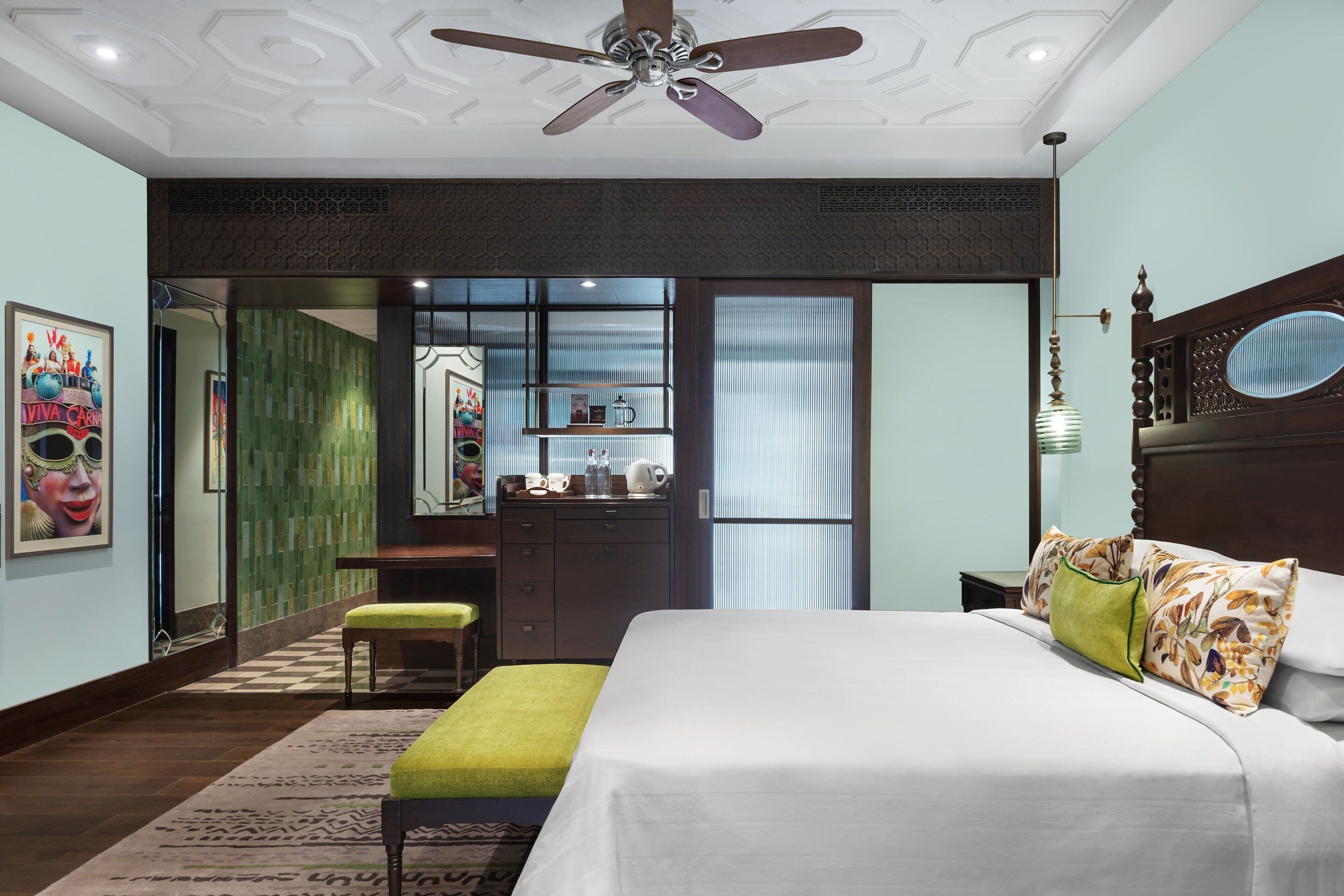 Premium Room, Balcony, Garden View (Balcony) | Bar (on property)